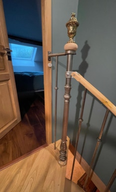 Escalier en Colimaçon à triple courbe en chêne fabriqué en France